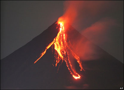 Super volcanoes produce the largest 